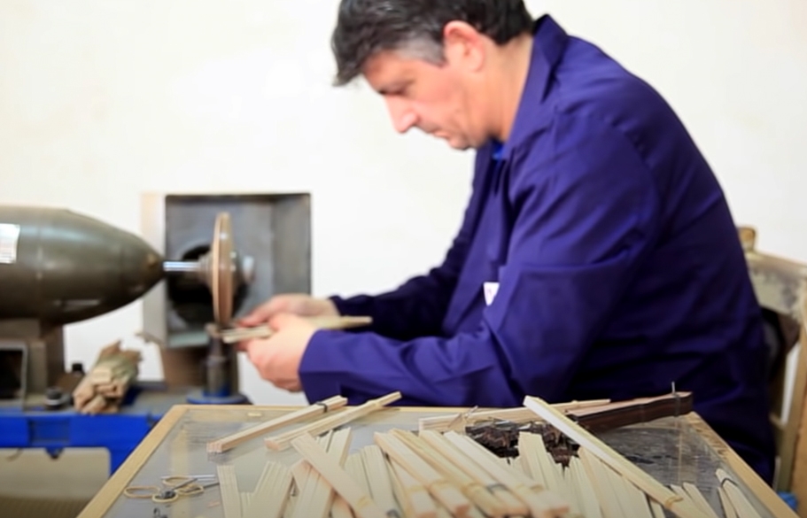 Fabricación artesana del abanico, abanicos fabricados en España | Abanicos AireArte